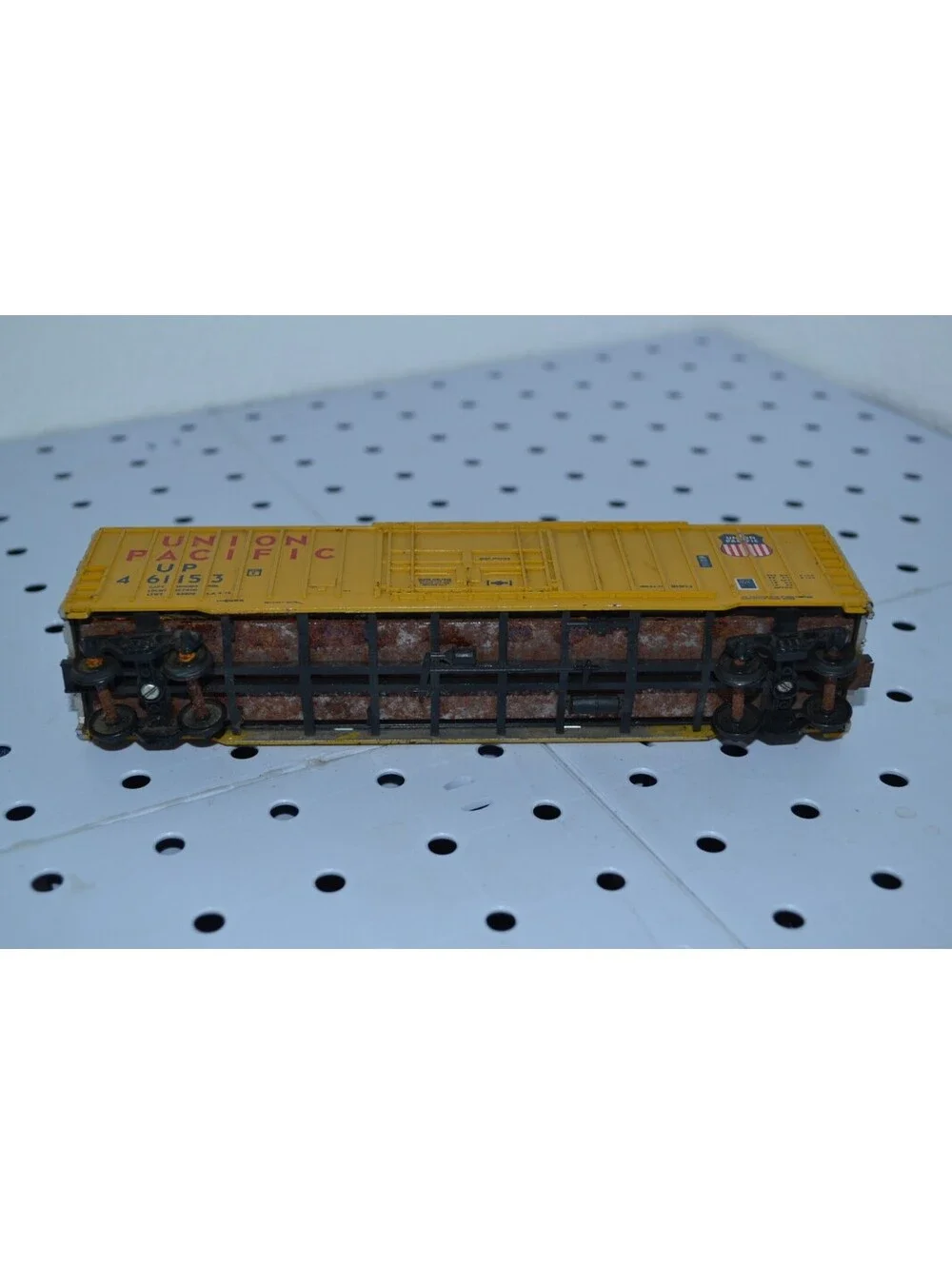 AS IS Athearn HO Scale 50' Union Pacific 461153 Outside Braced Box Car #1342